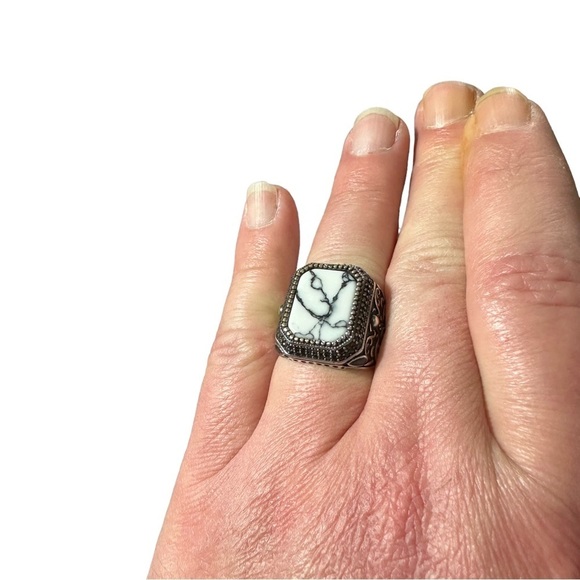 Artisan Crafted Ornate 925 Sterling Silver White Buffalo Cabochon Size 11 14.5g - Picture 14 of 14